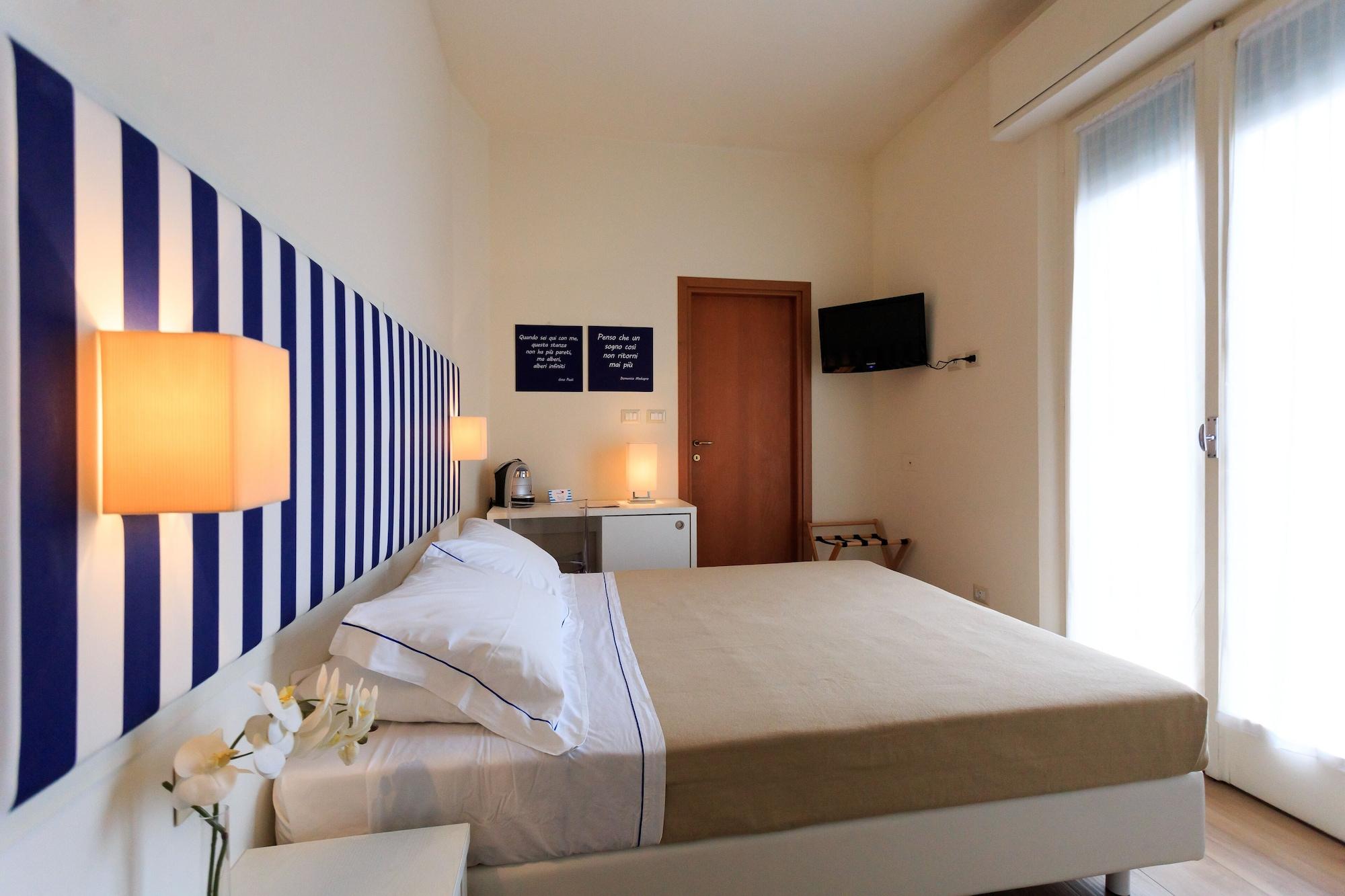 Mini hotel Rimini Bagian luar foto