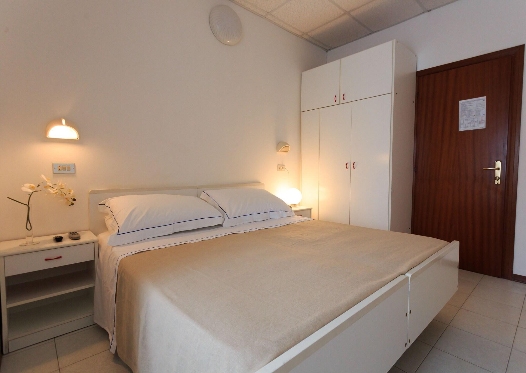 Mini hotel Rimini Bagian luar foto
