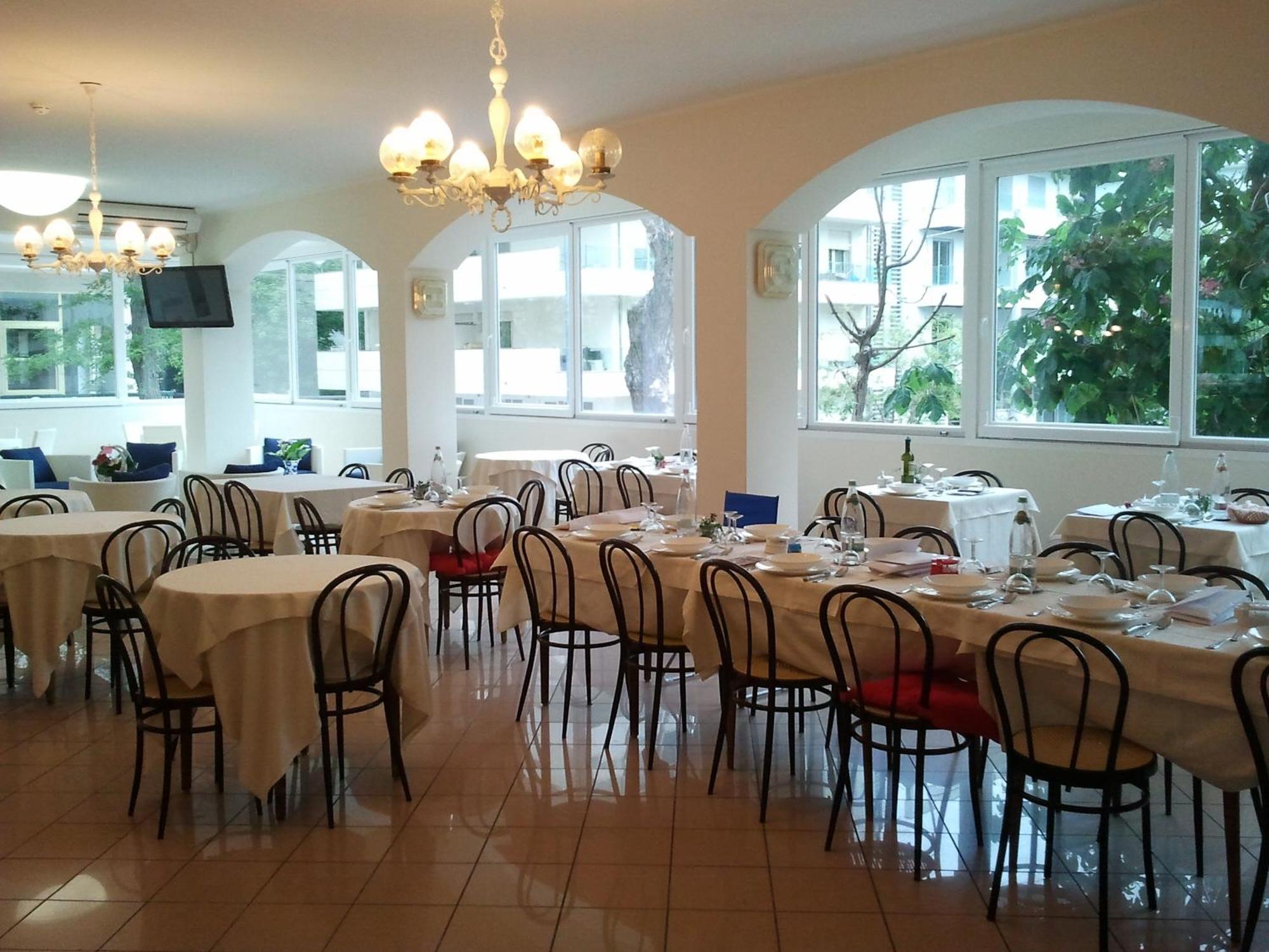 Mini hotel Rimini Bagian luar foto