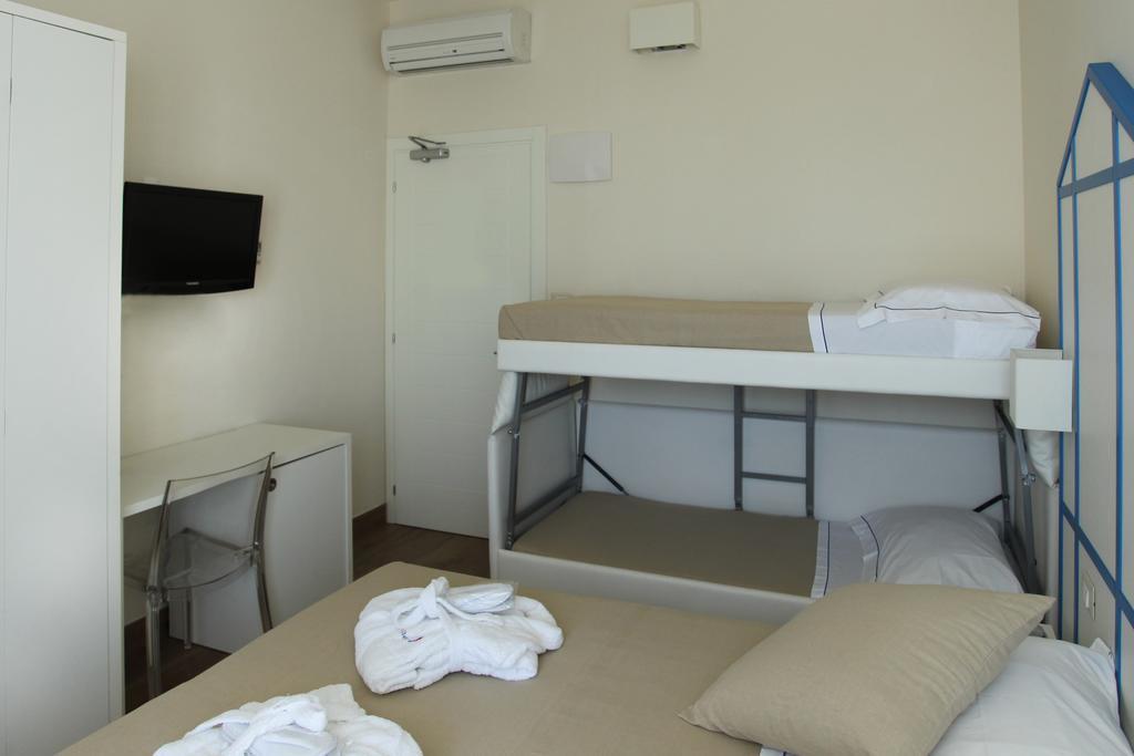 Mini hotel Rimini Bagian luar foto