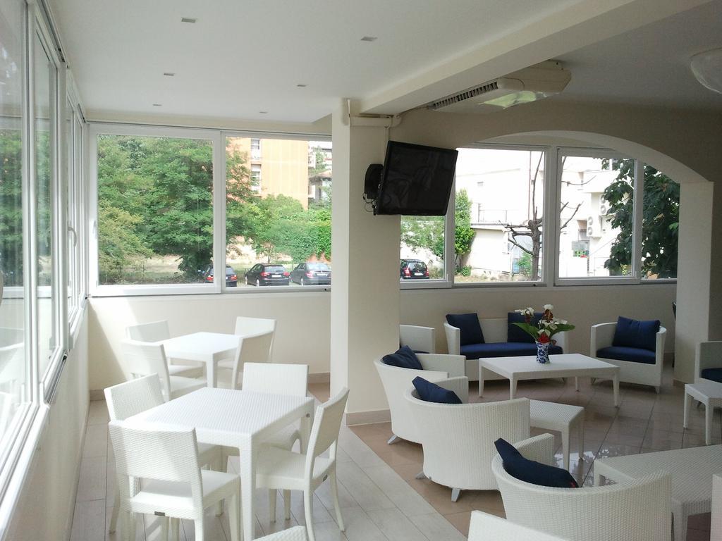 Mini hotel Rimini Bagian luar foto